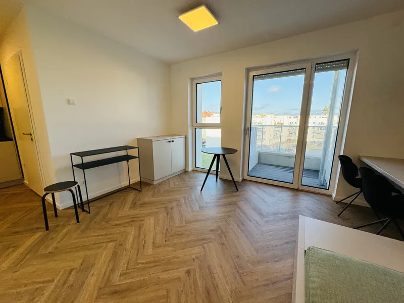 Modernes möbliertes Studio direkt in Adlershof mit EBK, Balkon und Abstellkammer!! — photo 1